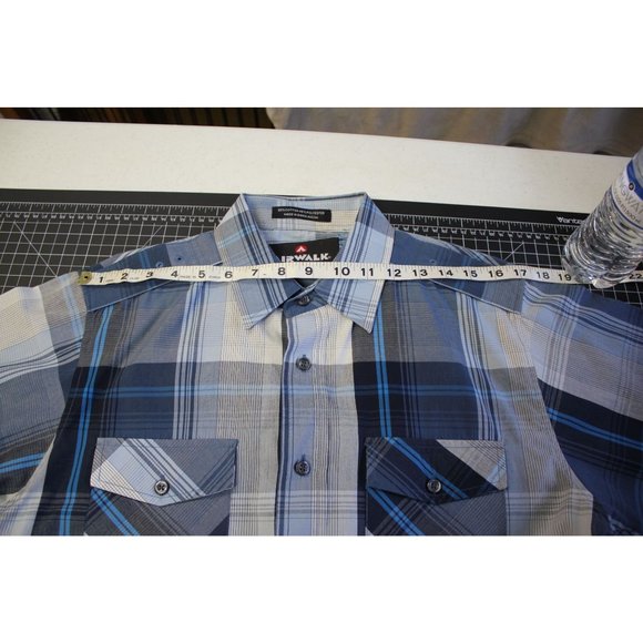 Airwalk /Polo short sleeved /(Size M) /Blues /(55% Cotton & 45% Polyester) - Picture 13 of 16